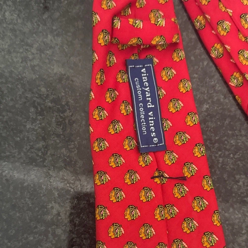 Vineyard Vines Blackhawks Tie